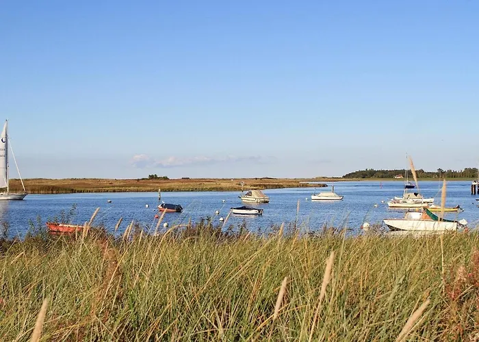 6 Personen In شقة